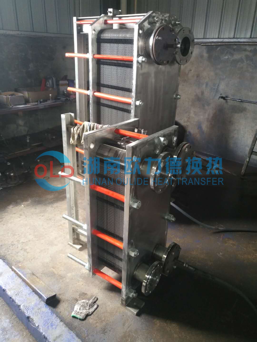 板式換熱器,板式換熱器機組,鈦材板式換熱器,板式冷凝器,全焊接板式換熱器,釬焊板式換熱器,衛生級板式換熱器,寬流道板式換熱器,容積式換熱器,盤管換熱,換熱設備,板式冷卻器,換熱器廠家,換熱設備